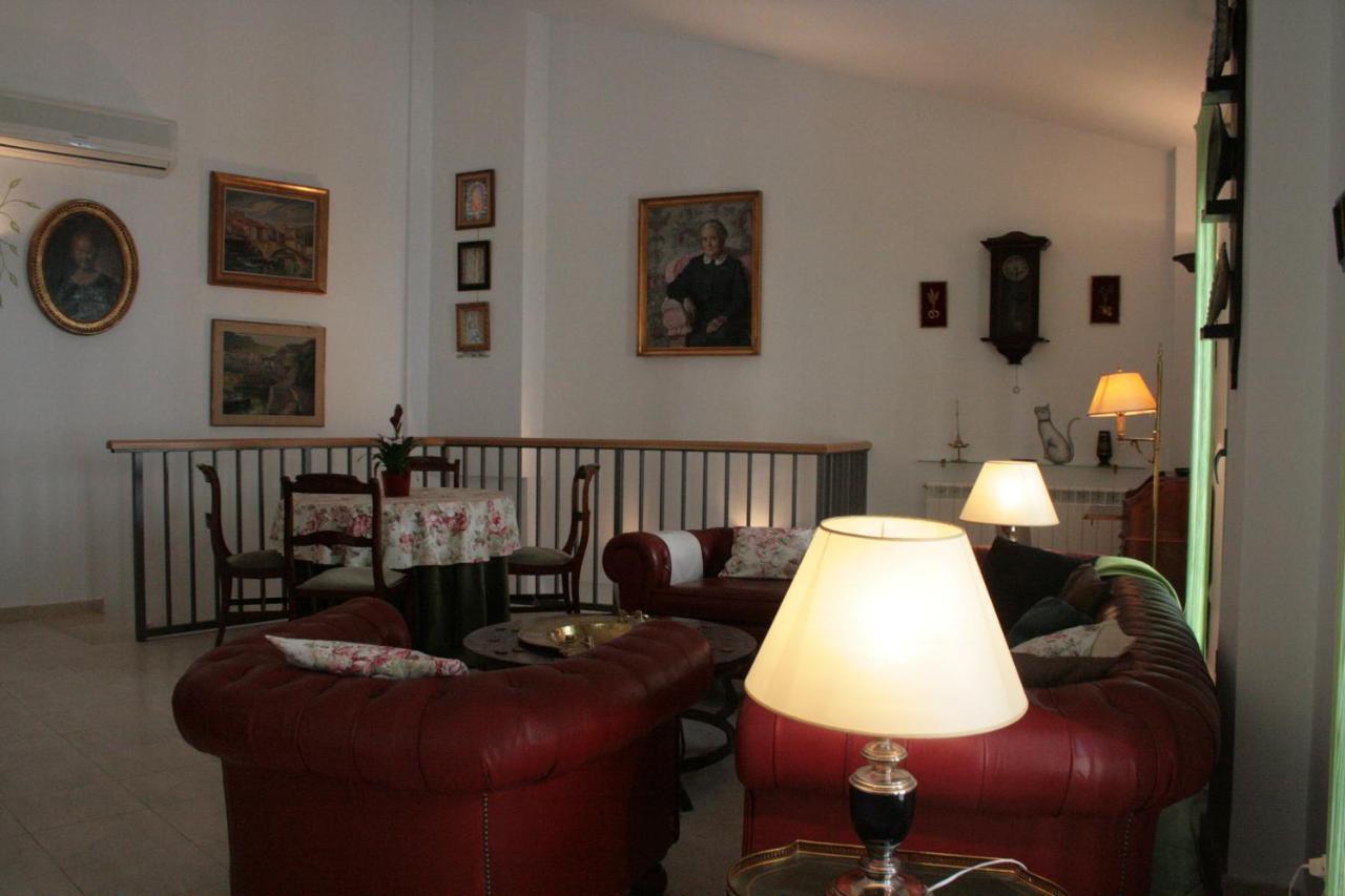 Apartamentos La Casa Pintada Касерес Экстерьер фото