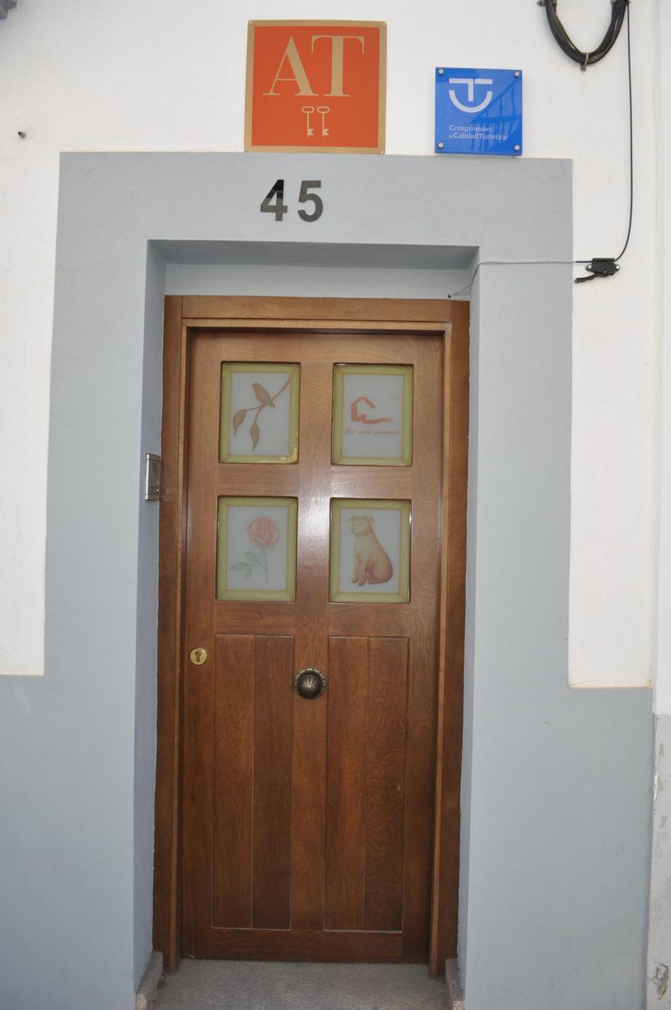 Apartamentos La Casa Pintada Касерес Экстерьер фото
